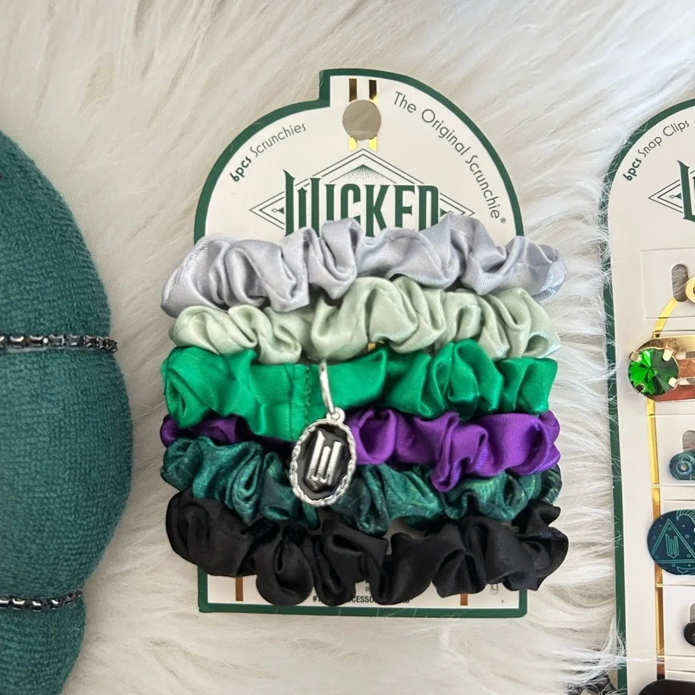 CONAIR WICKED Trademark 5 Piece Hair Accessories Set Black and Green